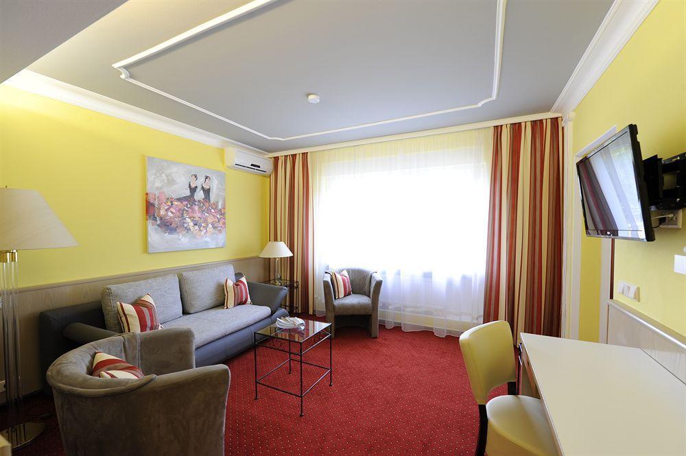 Hotel Ambiente 바드벨링겐 외부 사진