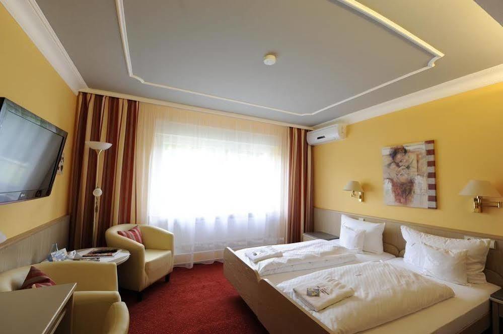 Hotel Ambiente 바드벨링겐 외부 사진